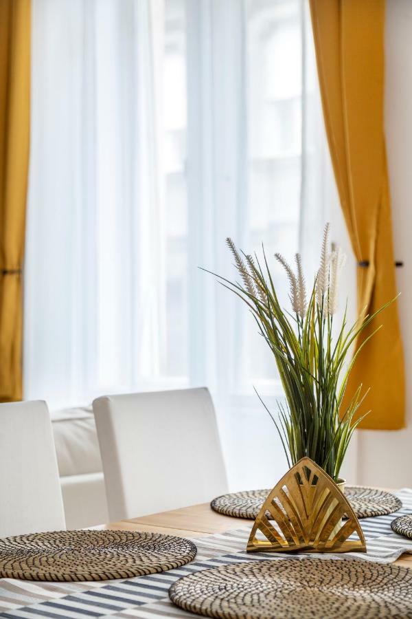 Exclusive Downtown Bella Home Budapest Bagian luar foto